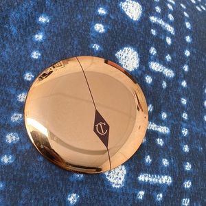 Charlotte tilbury airbrush flawless finish powder